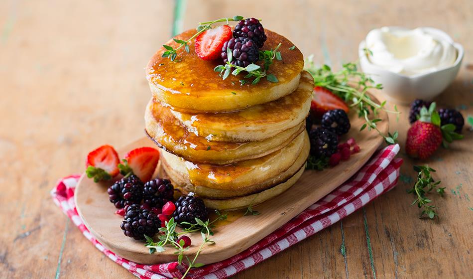 FLAP JACKS WITH FLORA GOLD HONEY AND THYME - Flora